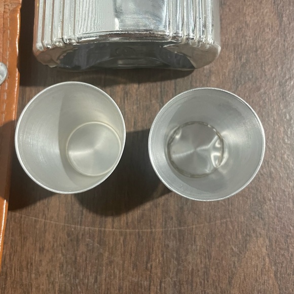 Vintage BOB Cowhide Leather Flask Shot Cup Portable Travel Bar Set - Picture 8 of 8